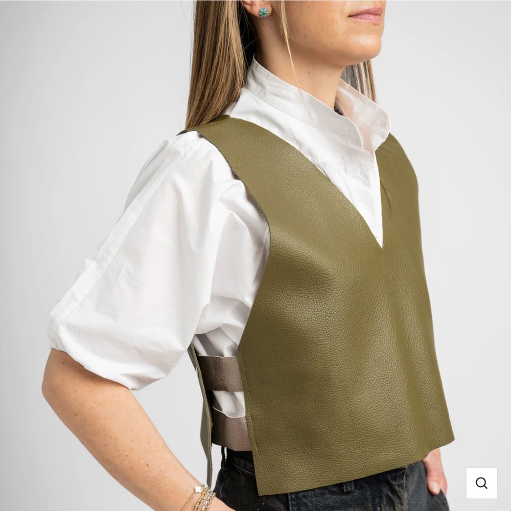 100% Leather Olive Green Sleeveless Vest